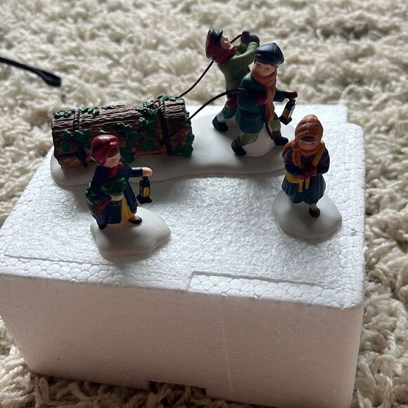 Dept 56 Dickens' Village #55581 "Bringing Home the Yule Log" 3-Piece Hand-Painte - Picture 5 of 11